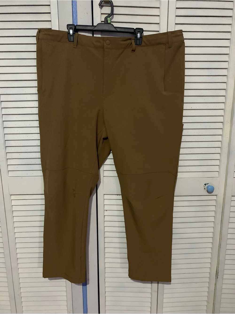 Columbia Mens Khaki Cargo Style Moisture Wicking Polyester Pants